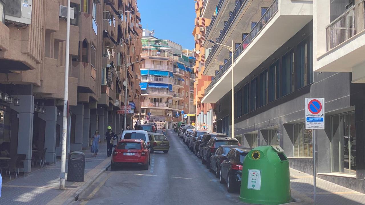 Solymar Poniente Apartamento Recien Reformado A 3 Min De Playa Poniente Y Del Centro Parking Opcional ベニドルム エクステリア 写真