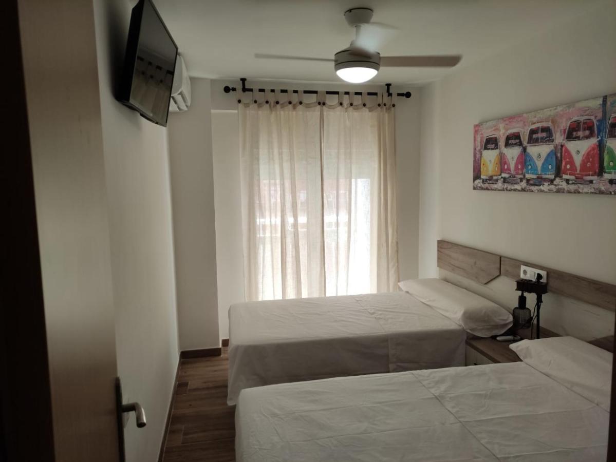 Solymar Poniente Apartamento Recien Reformado A 3 Min De Playa Poniente Y Del Centro Parking Opcional ベニドルム エクステリア 写真