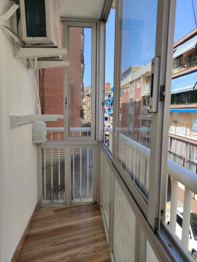 Solymar Poniente Apartamento Recien Reformado A 3 Min De Playa Poniente Y Del Centro Parking Opcional ベニドルム エクステリア 写真